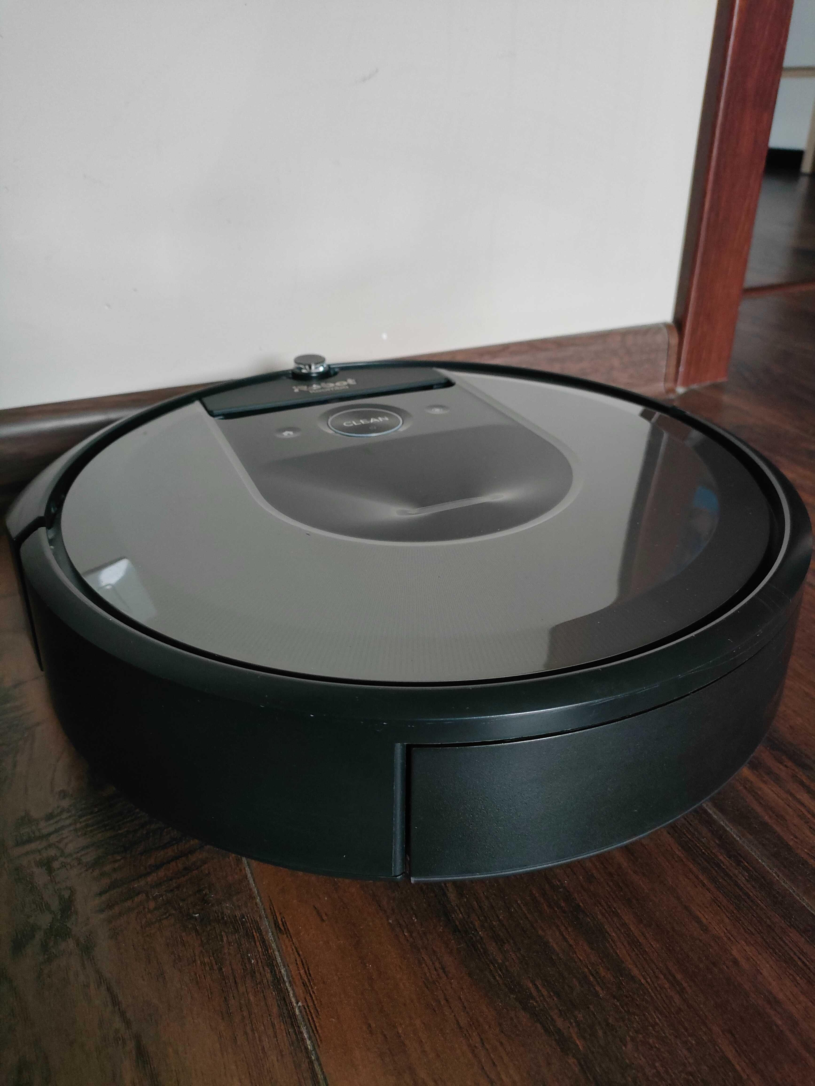 robot odurzający Roomba i7