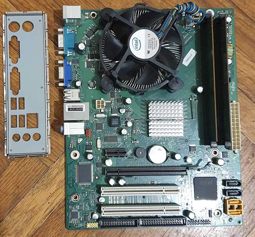 материнская плата с процессором Intel и памятью DDR3 4GB