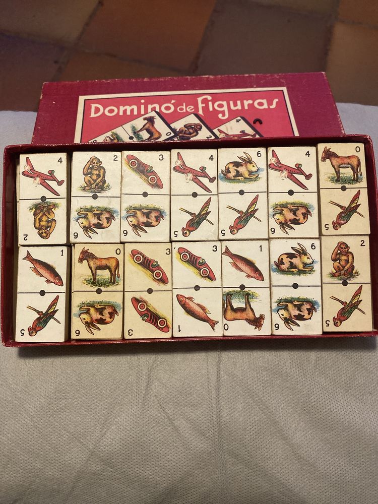 Dominó de figuras da Majora