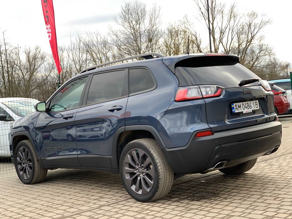 Jeep Cherokee 2021 3.2 бензин