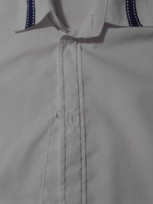 Elegancka koszula wizytowa biała z granatowym lampasem roz.110cm