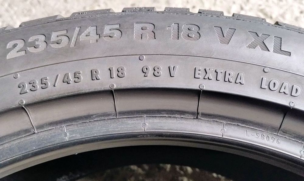 Шини зимові R18 235/45 Continental Winter Contact TS850P