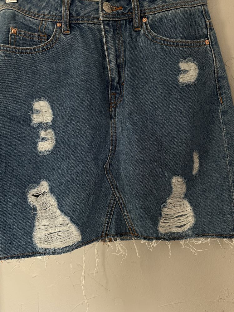 dżinsowa mini spódnica z przetarciami H&M