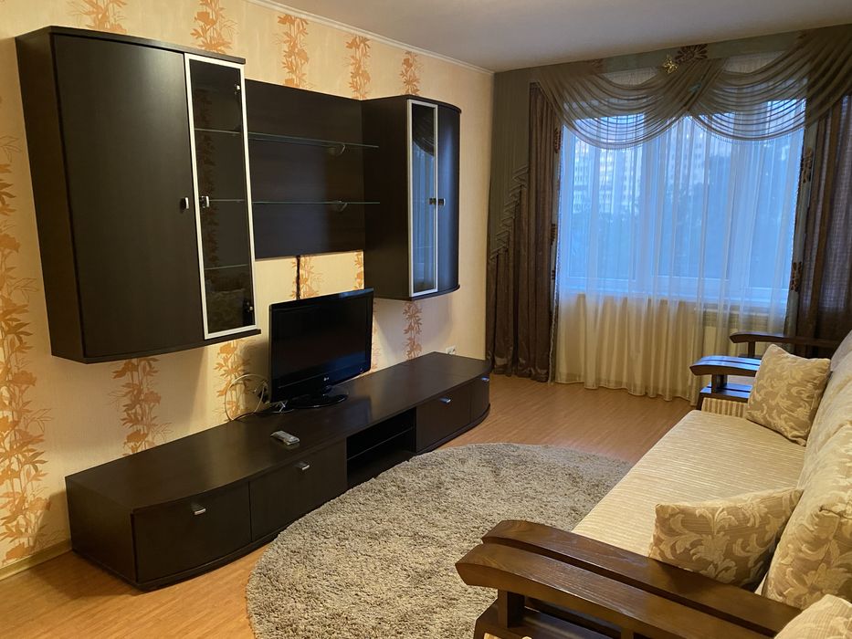 Здам 1 кім. квартиру біля метро Мінська, вул. Івасюка, 27А