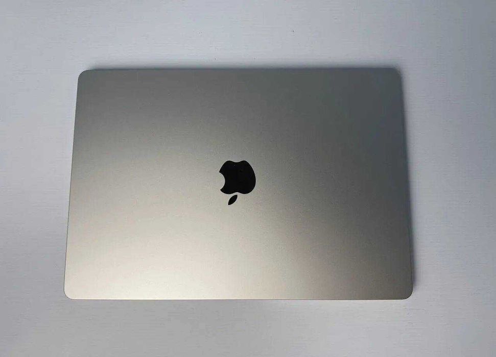 MacBook Air 15 M3 8/512Gb Starlight, 60 циклов