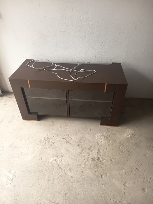 Szafka pod TV podświetlena