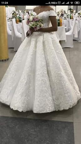 Весільня сукня, колір аиворі 42-44