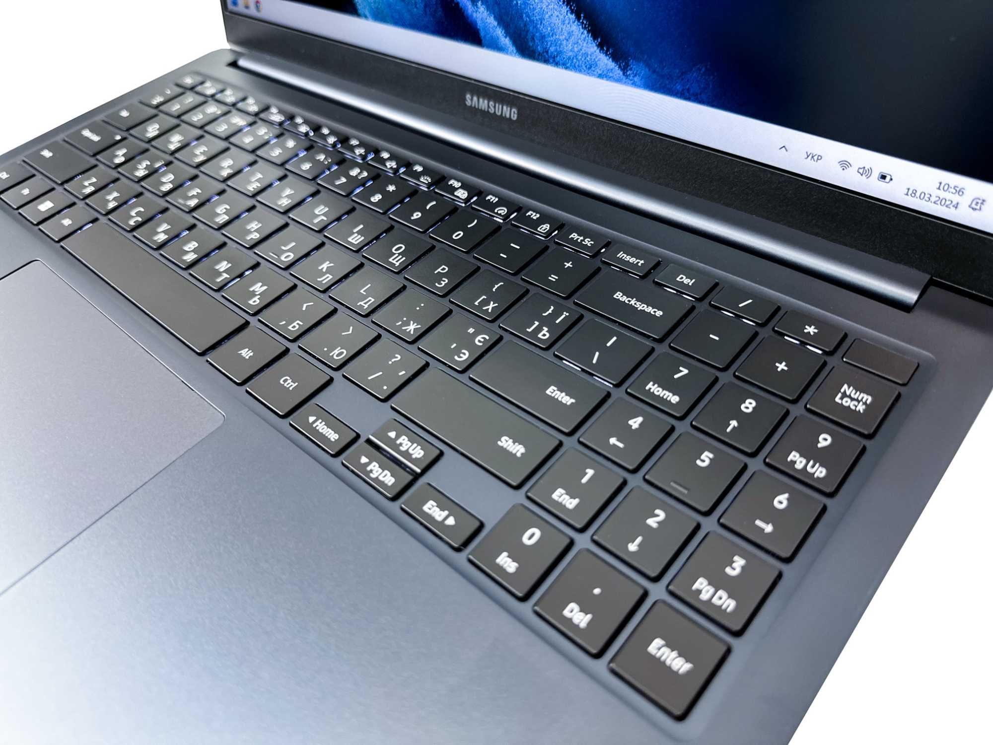 Ноутбук Samsung Galaxy Book Odyssey: Core i7-11600H/32ГБ/RTX3050Ti/SSD