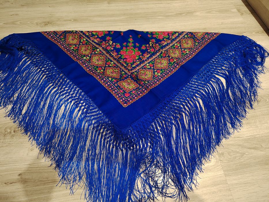 Sprzedam chustka nie szafir 100% wool