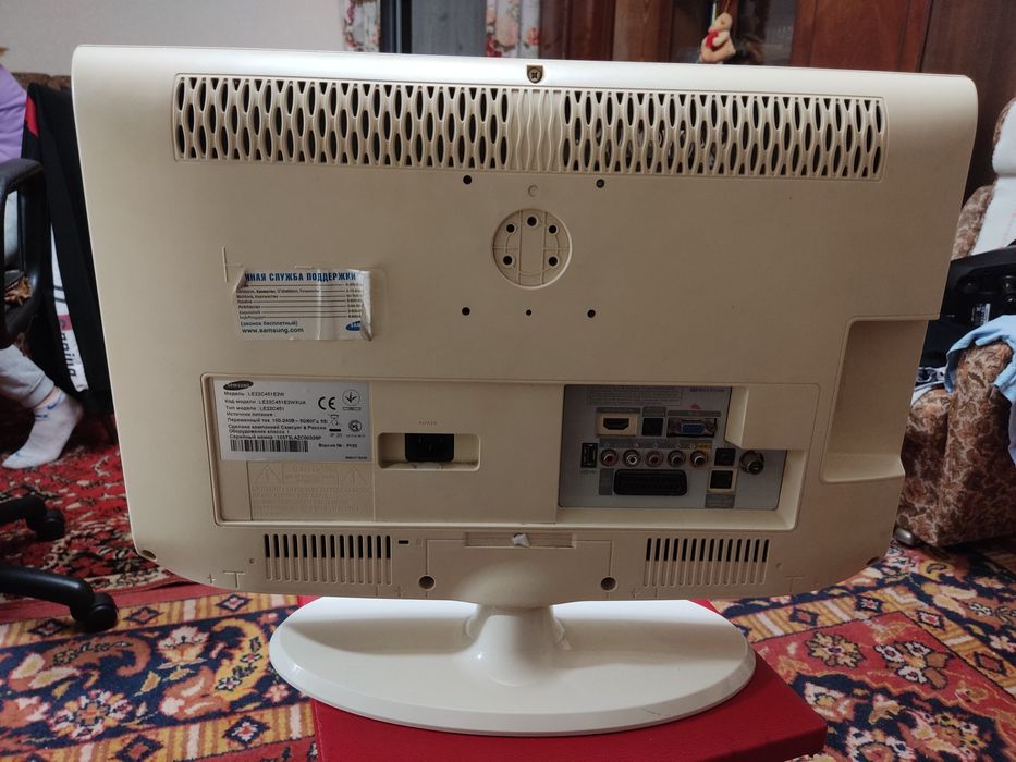Телевизор Samsung LE22C451E2W