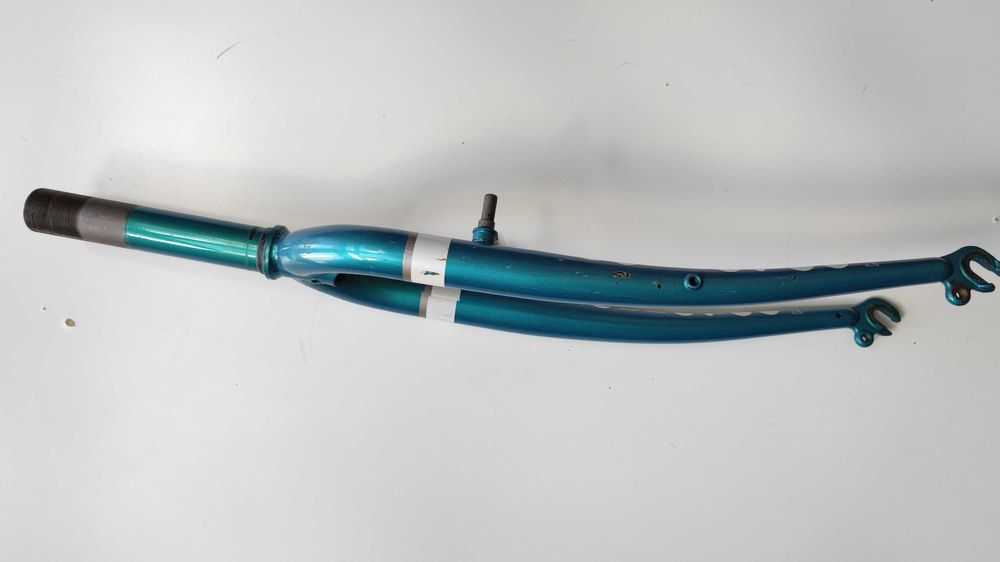 Sztywny widelec stalowy 28" Corratec 1 1/8" 15,2 cm gwintowany  947g