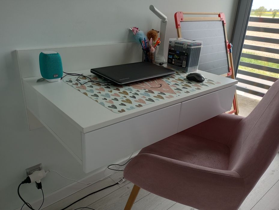 Biurko/ młodzieżowe/dziecięce /wiszące /Toaletka do sypialni/ półka.