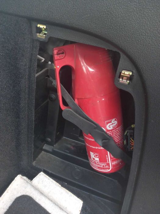 Продам автомобільVolkswagen Golf 2004 універсал