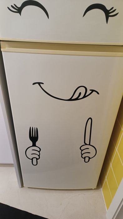 Frigorífico e microondas