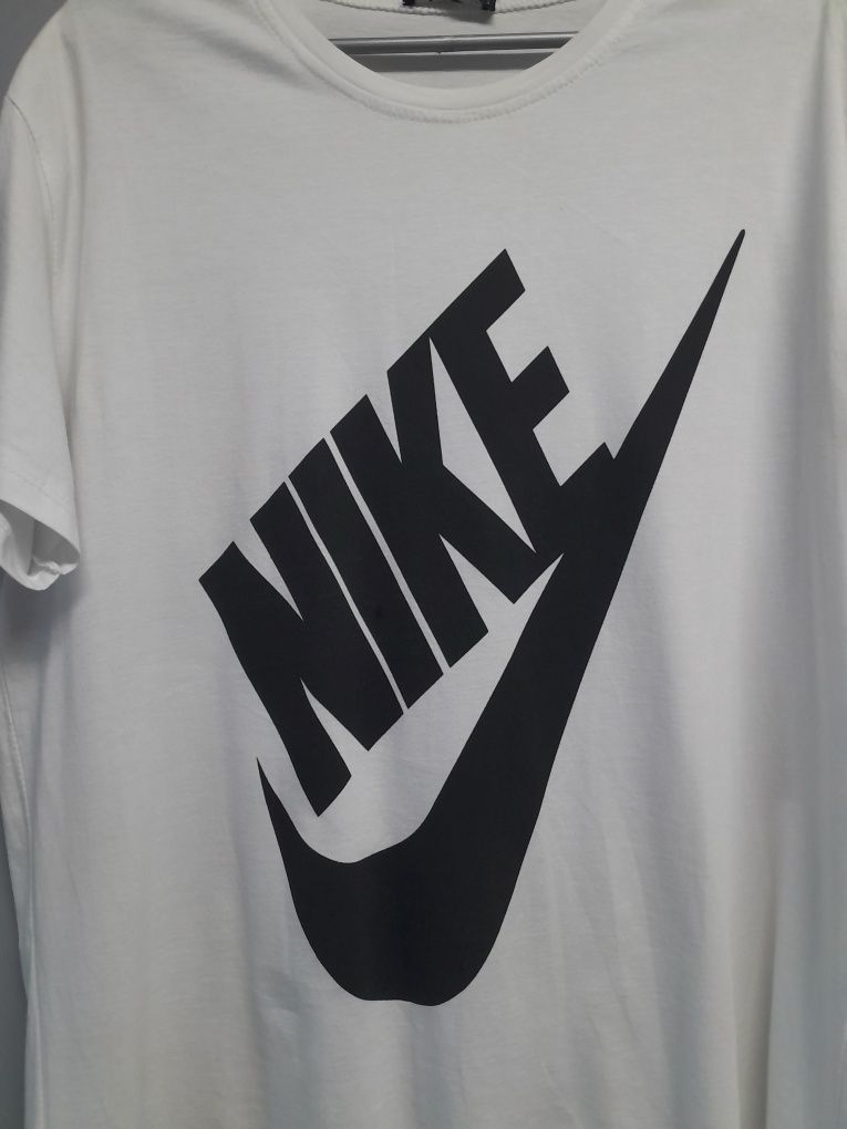 Biała koszulka nike rozmiar XL