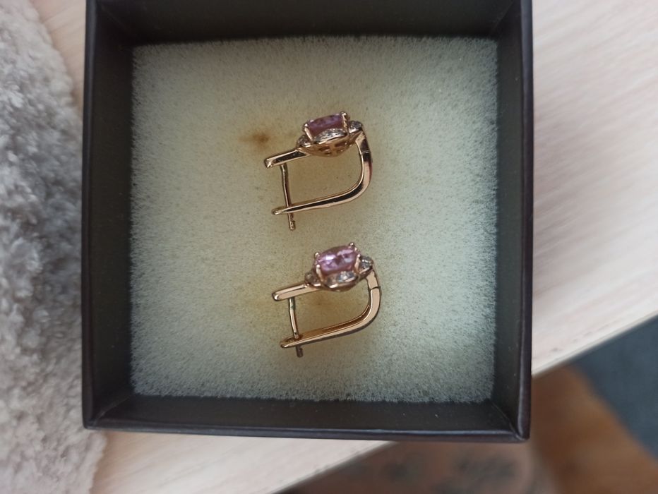 Сережки із медичного золота