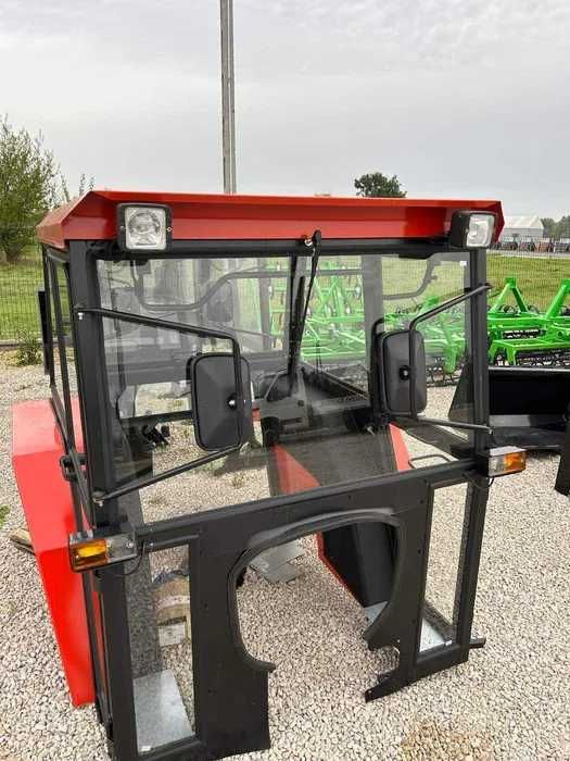 Kabina ciągnikowa z błotnikami C-330 C-360 do ciągnika DOSTAWA