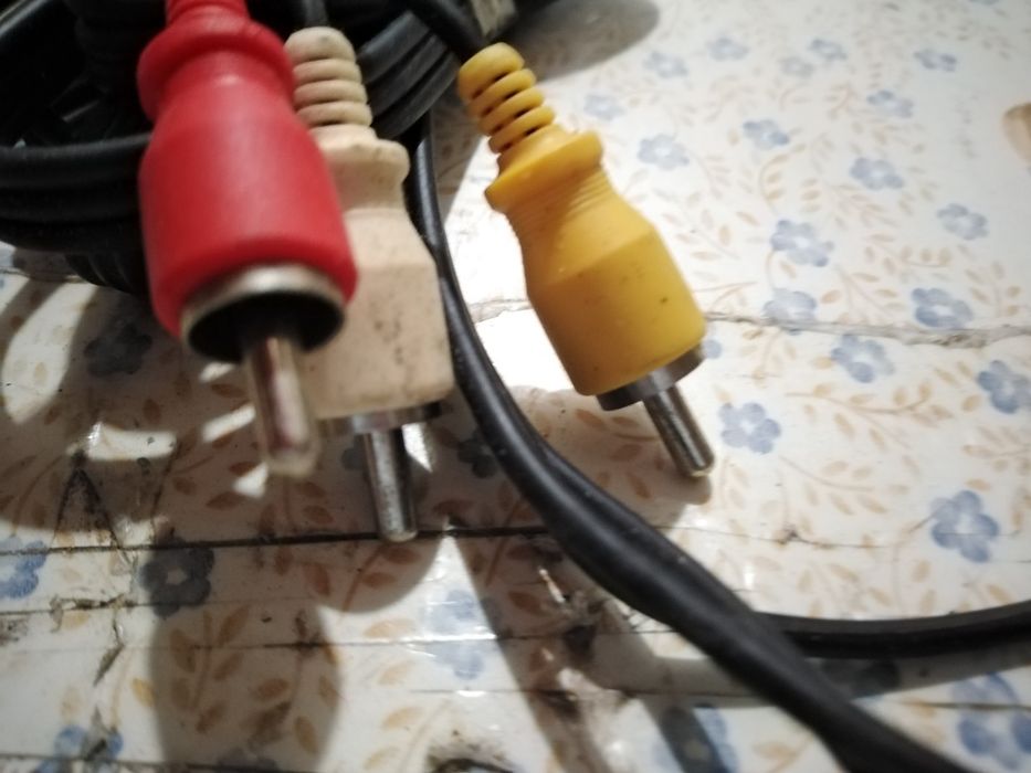 Vendo cabo de vídeo 1 novo bom estado