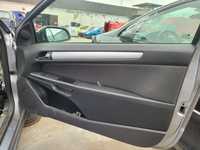 Boczek tapicerki drzwi prawy przód Opel Astra H III 2005r Europa 3d hatchback GTC