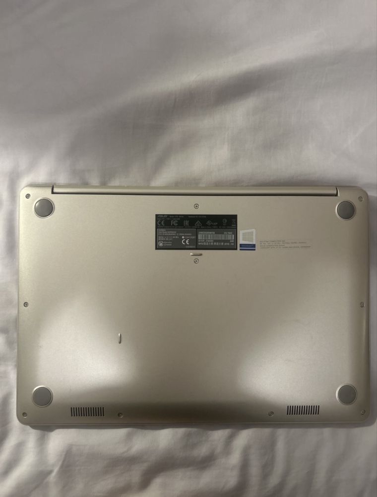 Portátil ASUS 15.6" com Disco 1TB - bateria danificada mas funcional