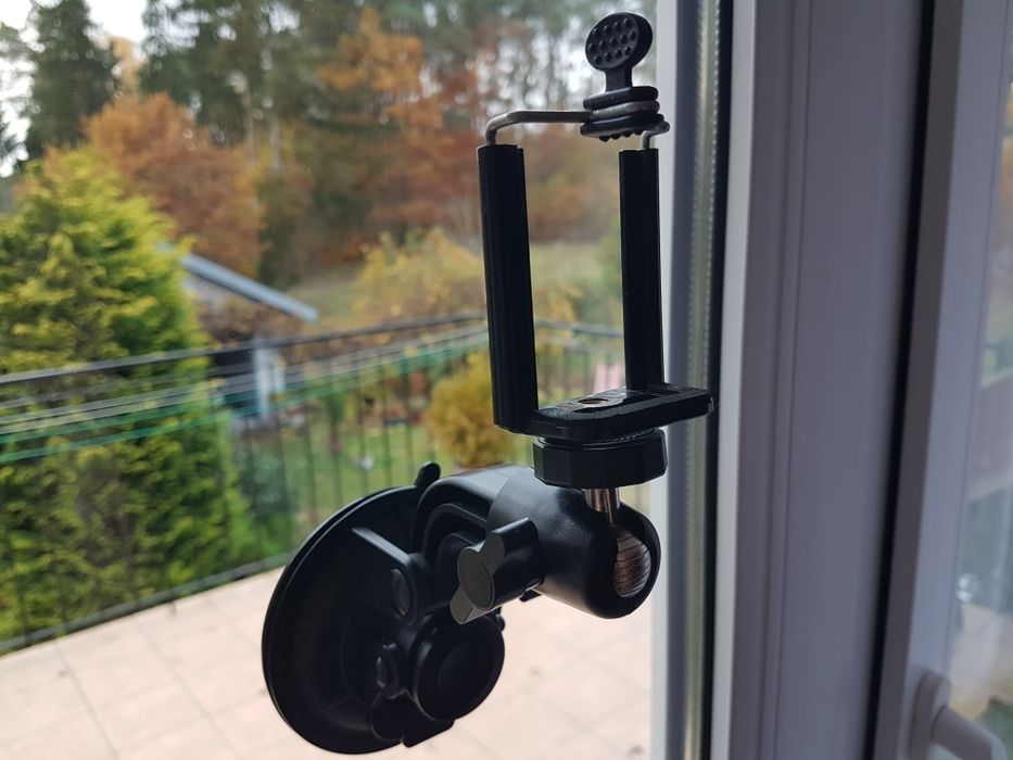 Samochodowy uchwyt do smartfona