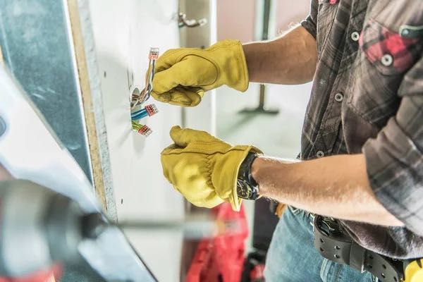 Eletricista 24h reparações  elétricas Toda Lisboa