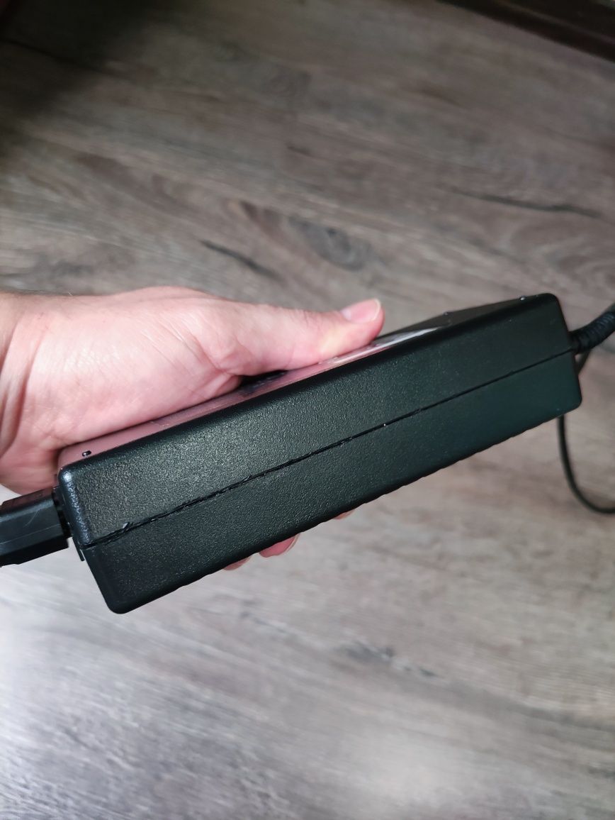 Блок питания для ноутбука Lenovo (20V - 6.75A)