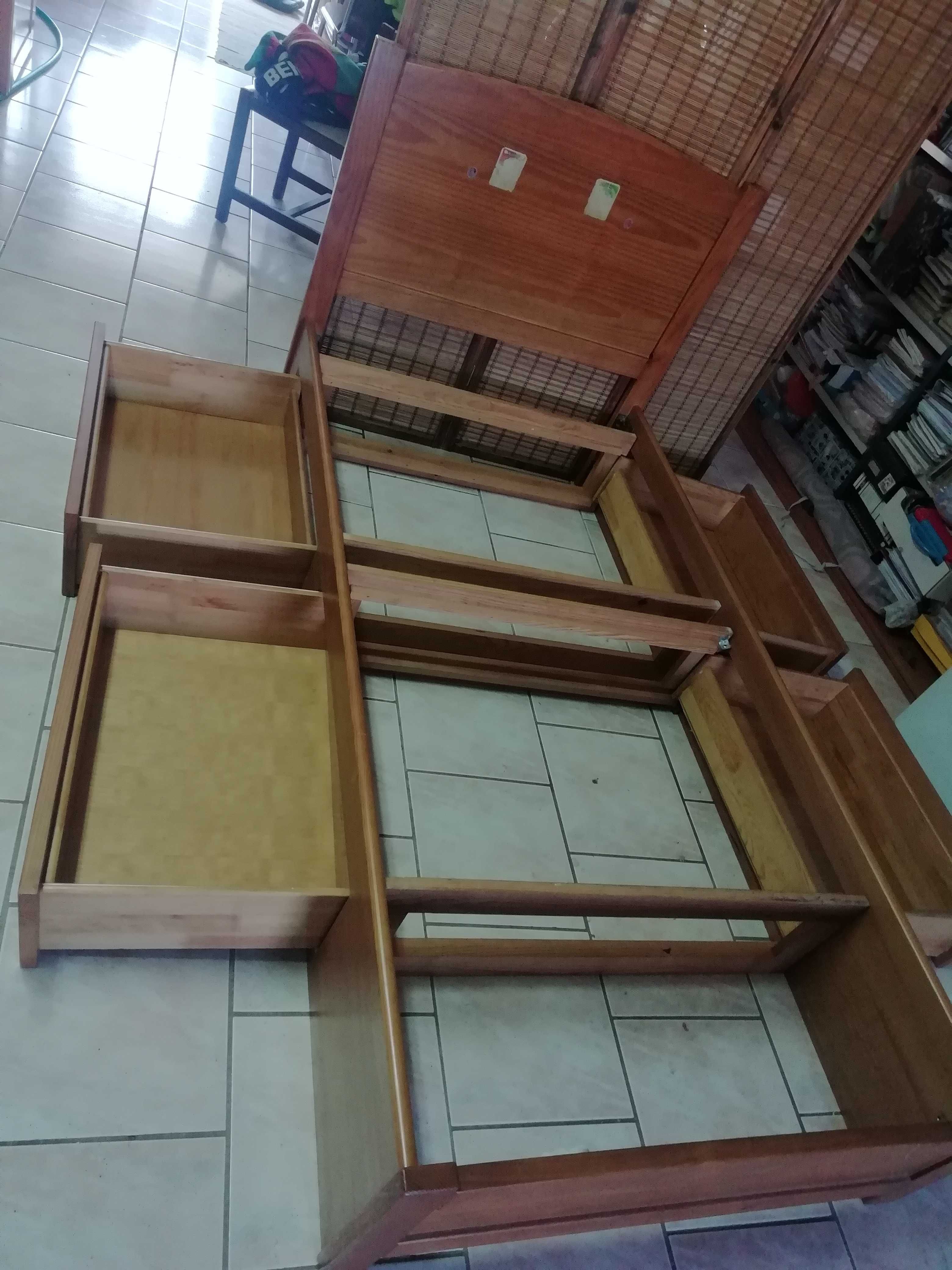 Cama Individual com  Gavetas