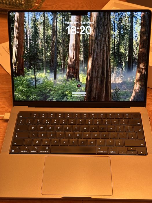 Apple Macbook Pro 14 M1 Pro 16GB Ram 512 GB SSD A2442