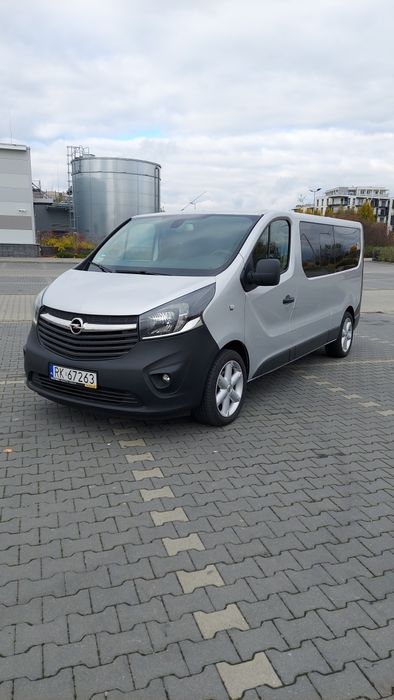 Opel Vivaro 1.6 145 km 9 osób.