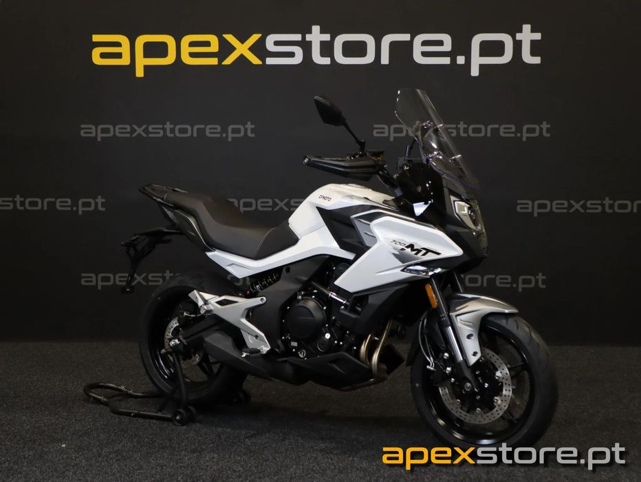 CF Moto 700MT