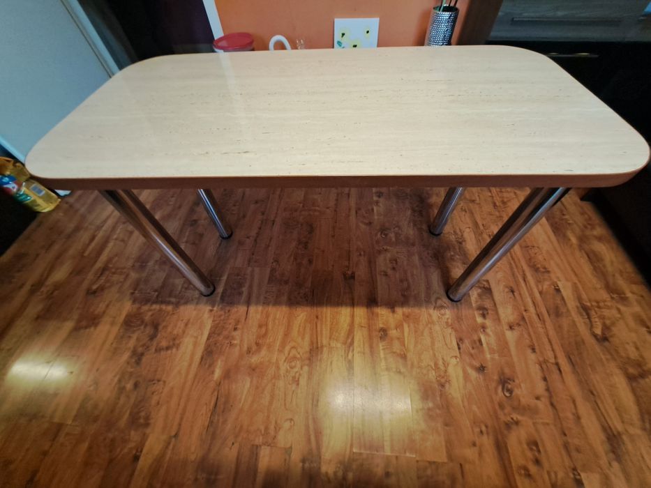 Stół kuchenny + 3  krzesła gratis