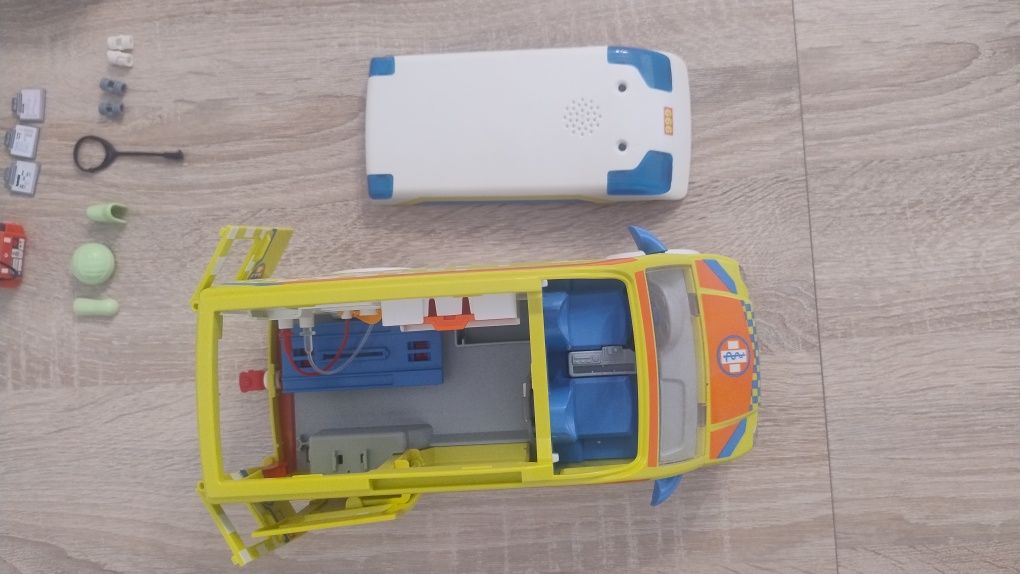 Zestaw Playmobil - karetka pogotowia - Ambulans