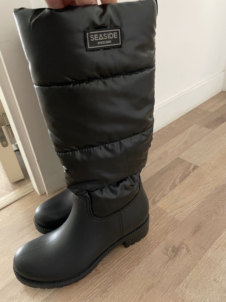 Bonitas botas pretas novas impermeaveis n.36