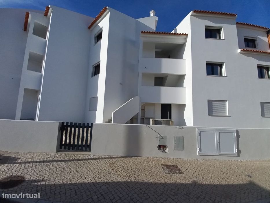 Apartamentos de 3 assoalhadas na Praia das Maçãs, Sintra