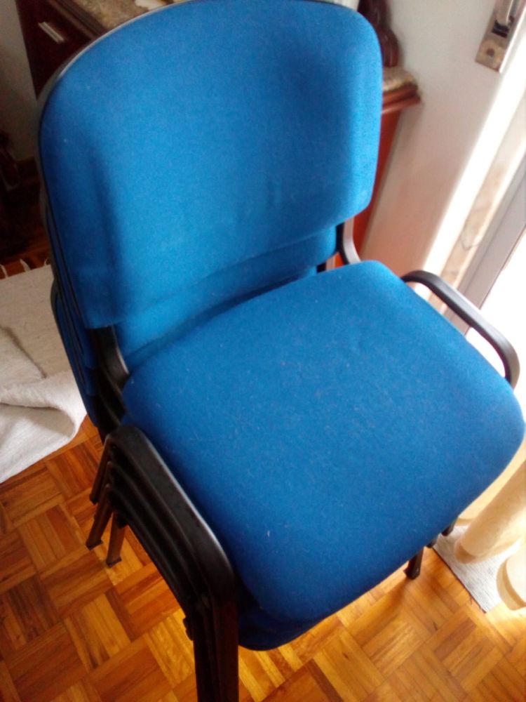 Pack de 4 cadeiras estofadas UniSit para visitantes