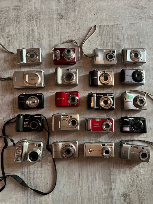 Aparaty cyfrowe 20 sztuk na baterie AA - nie odpalają się