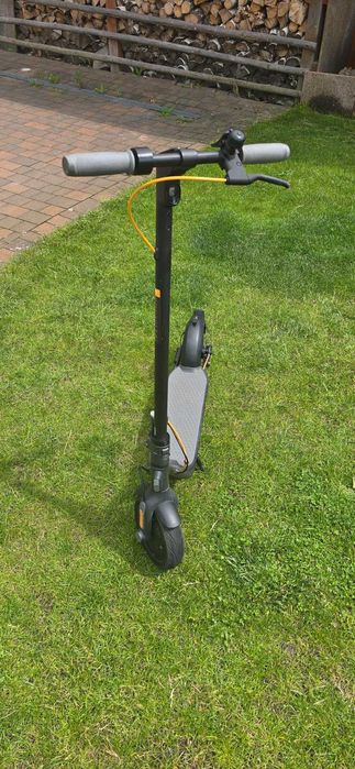 Hulajnoga elektryczna Ninebot f30d używana 300w 22km/h 36v zasięg 30km