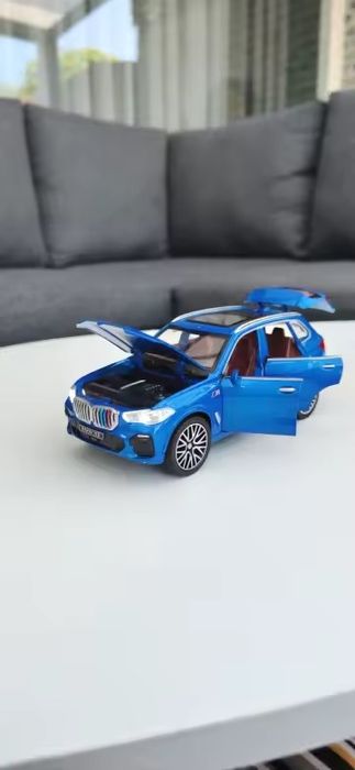 BMW X5 модель авто 1:32 метал колекційна машинка зі світлом і звуком