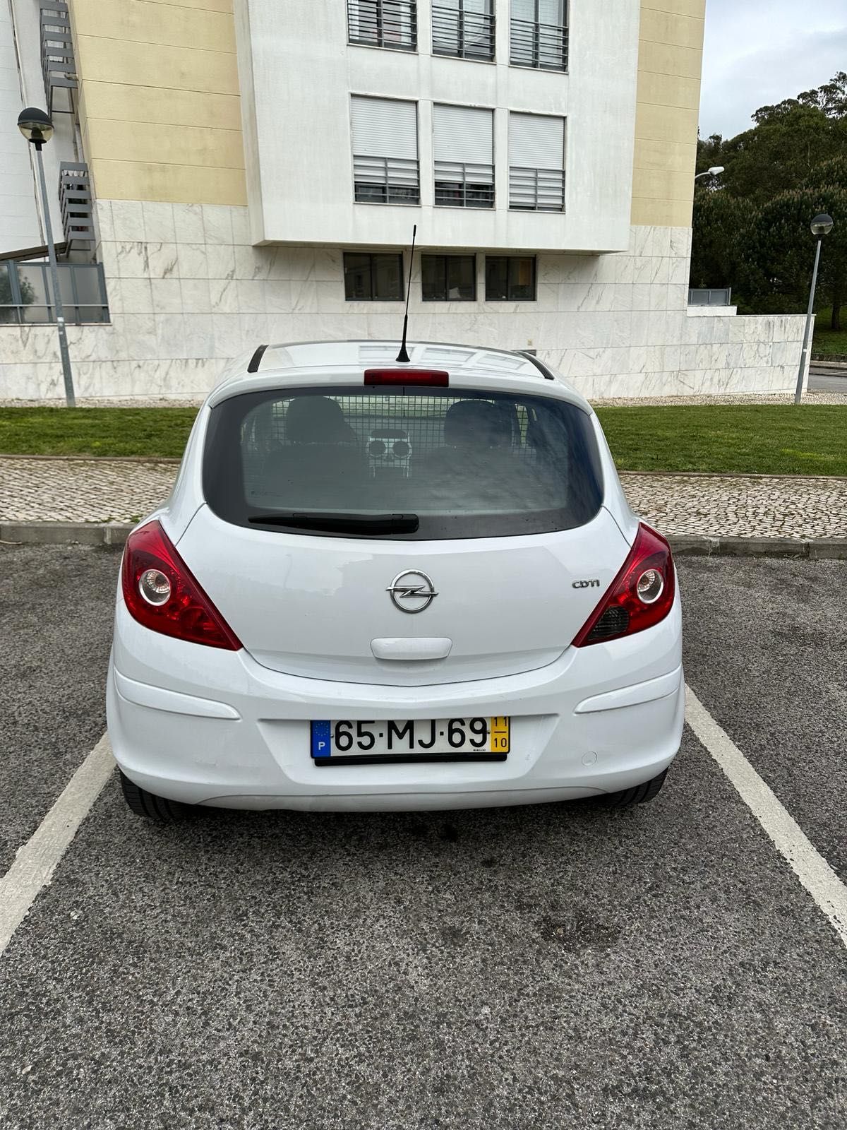 Opel Corsa comercial