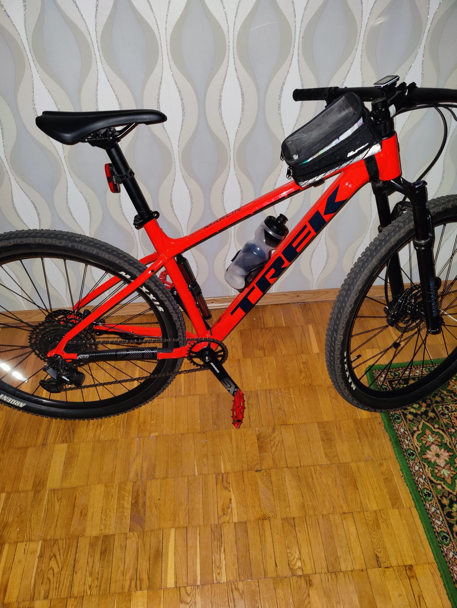 Велосипед Trek MARLIN 8 29" красный -2022 (L)