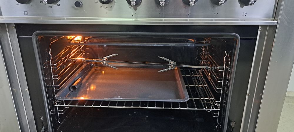 Професійна газова плита Indesit