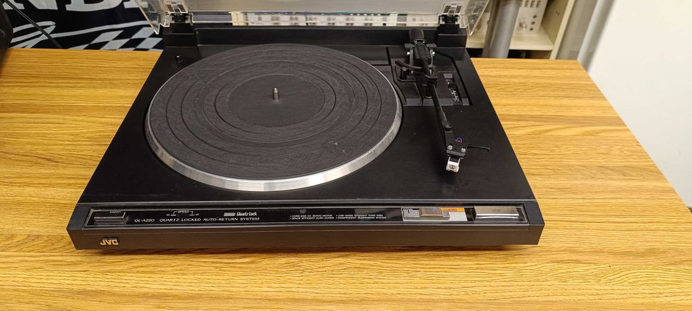 Вініловий програвач JVC QL-A 220 (відео роботи ! )