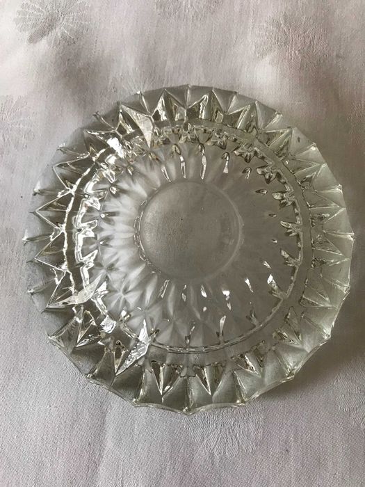 Stylowa szklana popielniczka GRUBE SZKŁO 17CM