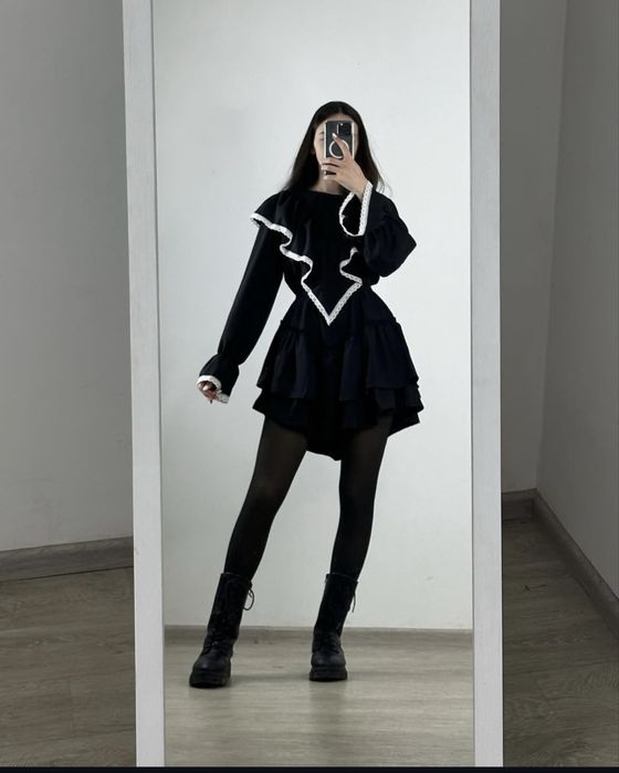 Чорна сукня в ідеальному стані! Не ношена !