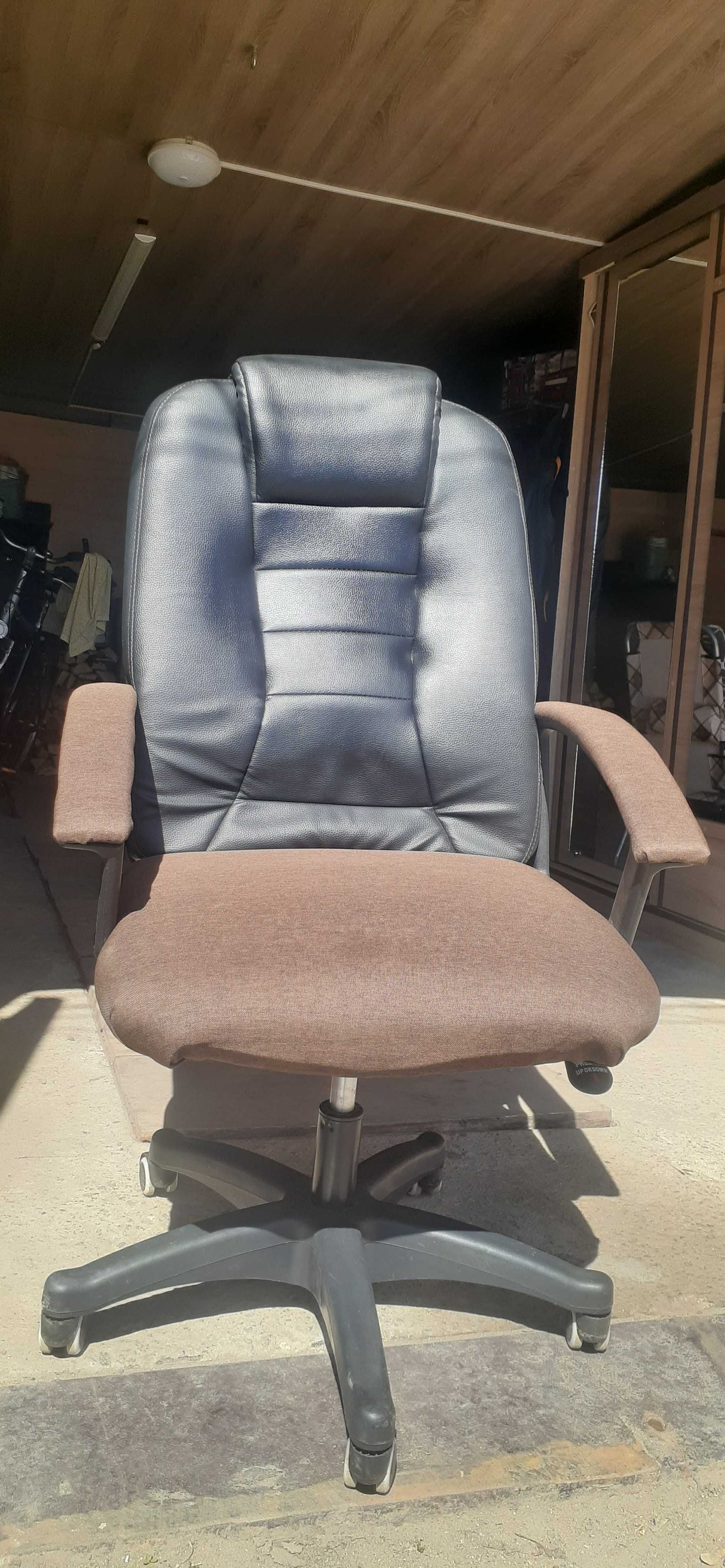 Продам крісло для офісу