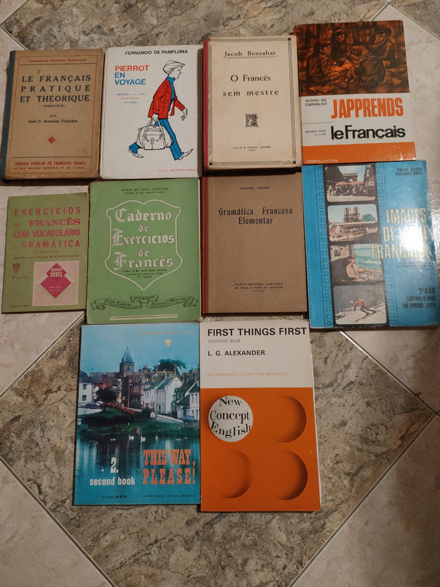Livros e gramáticas de francês e ingles