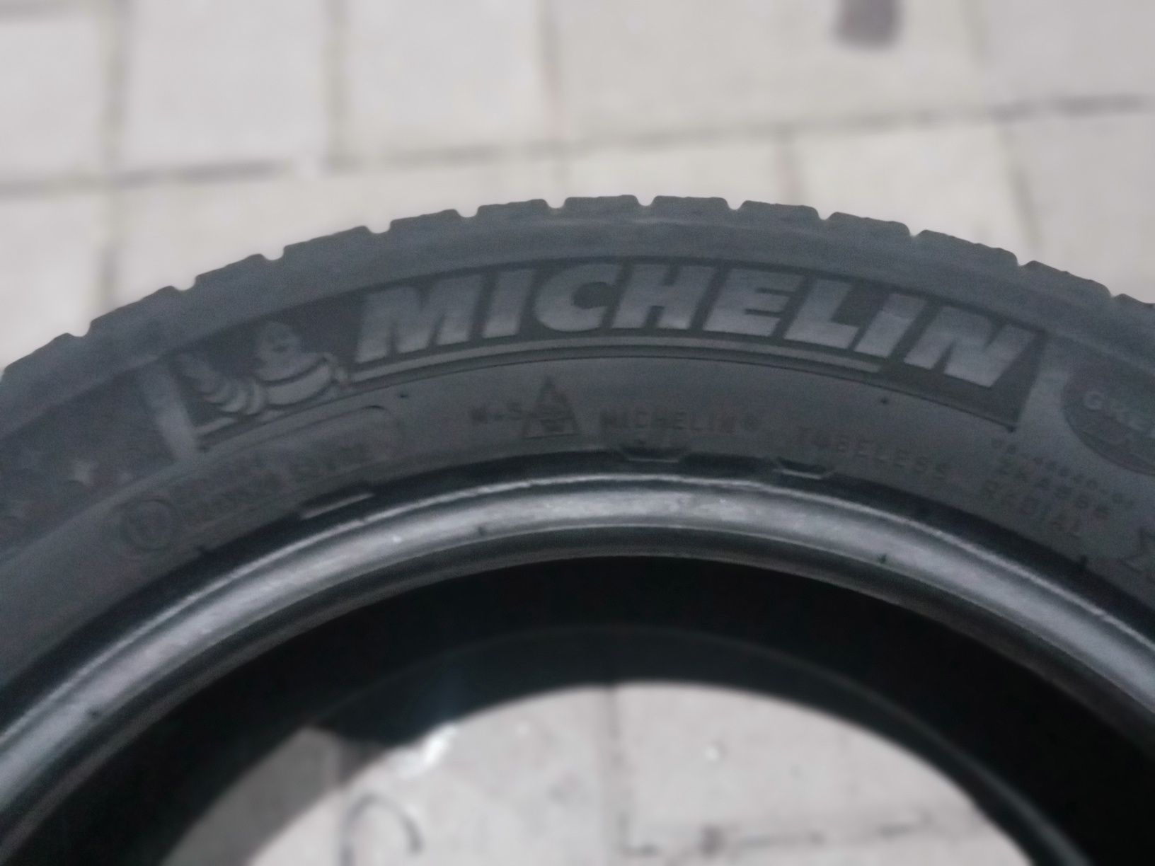 185/65/15 зимові шини  MICHELIN