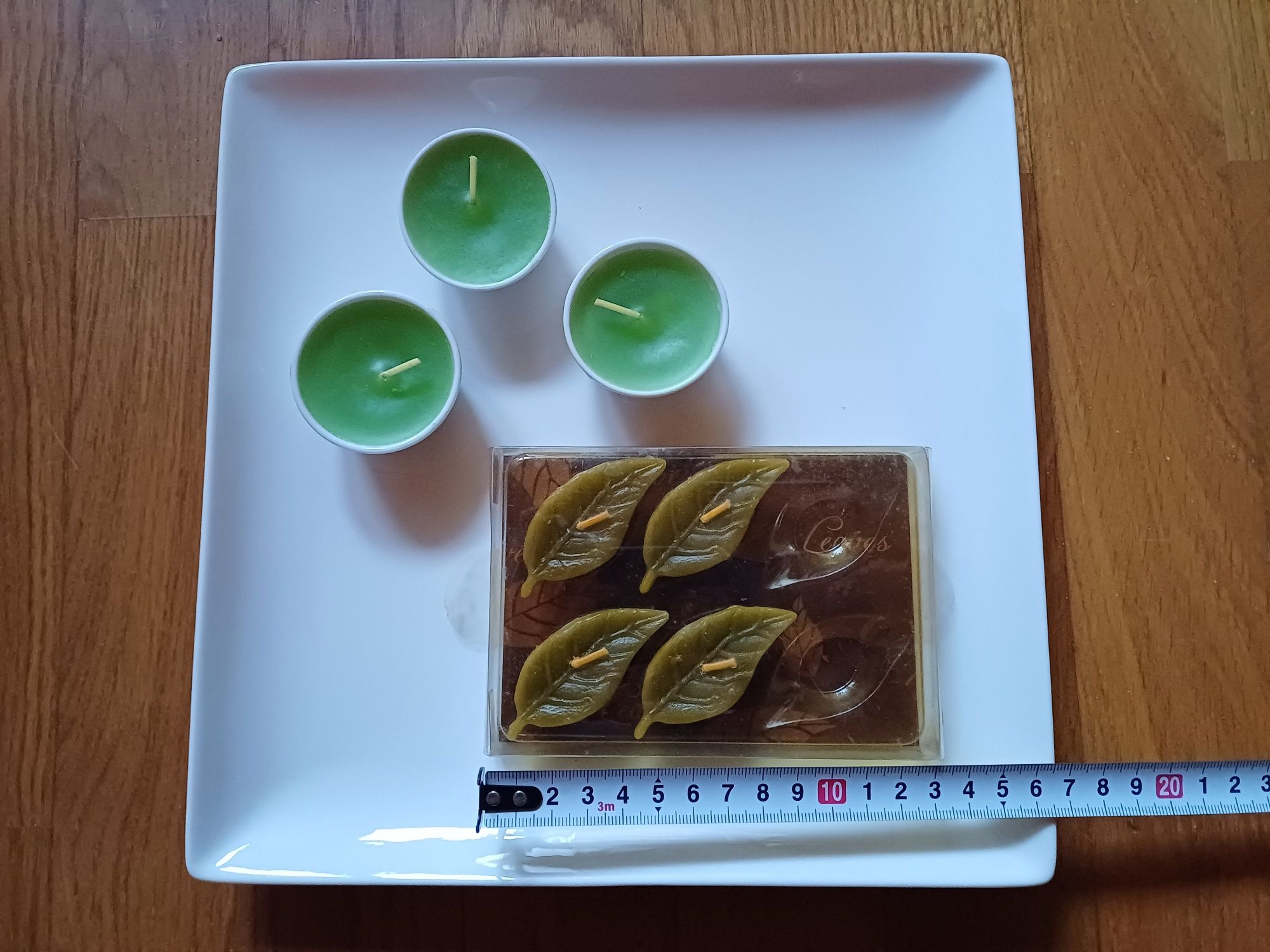 3 velas verdes pequenas + 4 velas em forma de folha