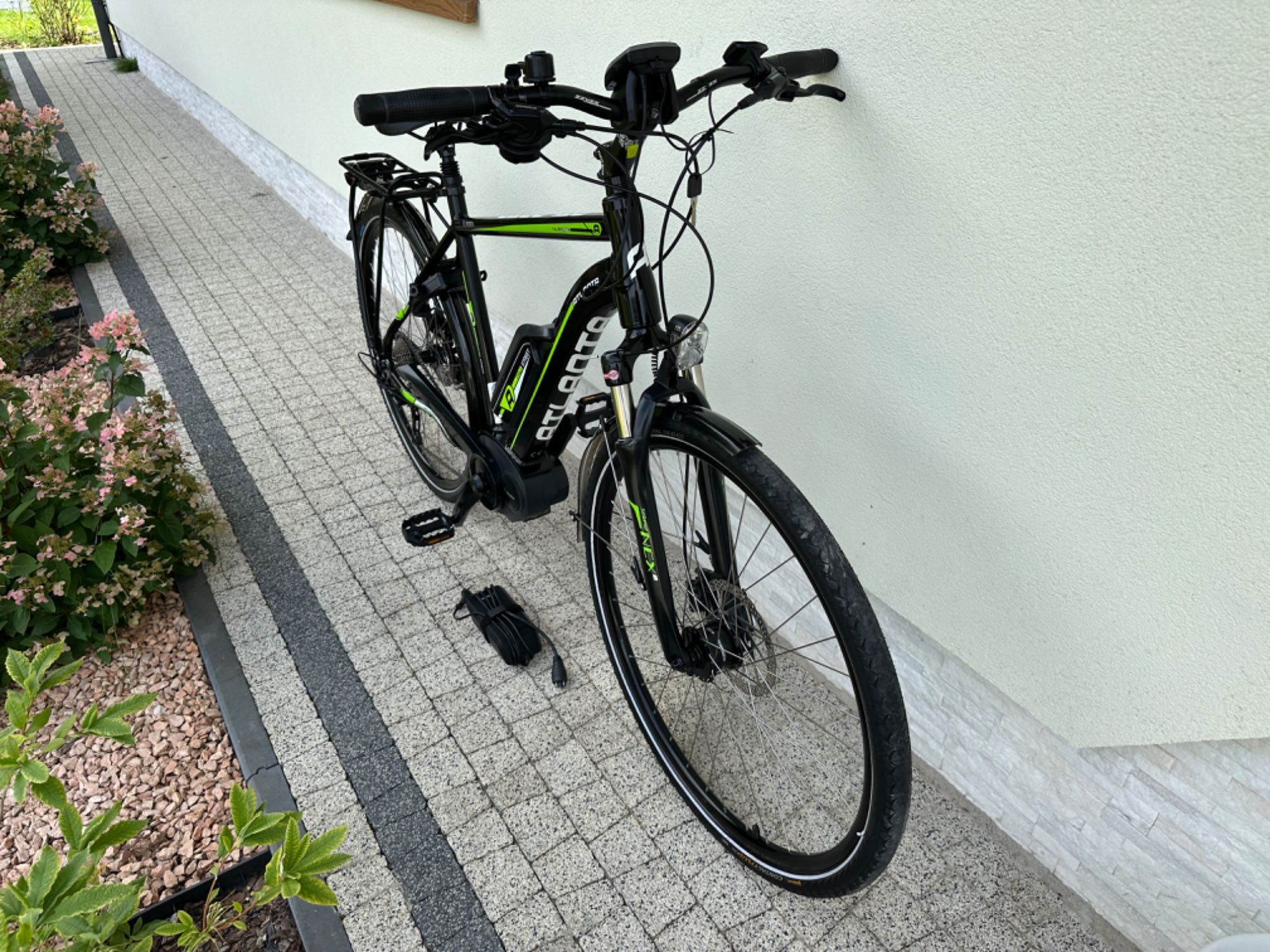 Rower ATLANTA - wsp elektryczne Bosch, koła 28, 2x amor, Deore XT 1x10